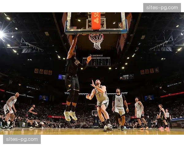 科内特膝盖伤势持续休战 马刺内线高度优势受到影响