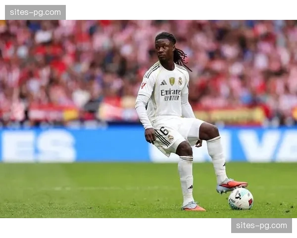 法国中场创造力短板待解 楚阿梅尼卡马文加双后腰配置存争议 法国中场创造力短板待解 楚阿梅尼卡马文加双后腰配置存争议